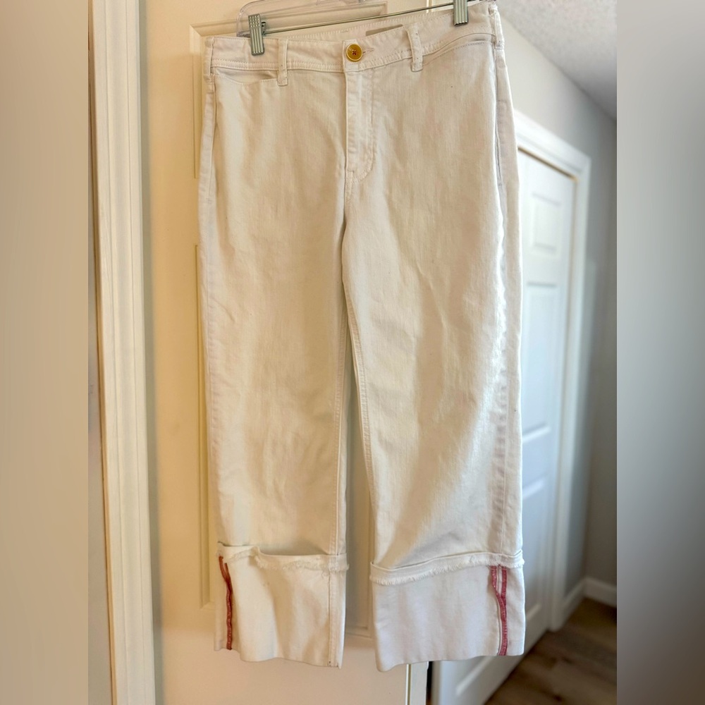 Pilcro and The Letterpress - White Cropped Pants with Red Trim. Size 29.